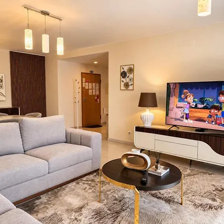Atlantic Pearl Sea View Family Retreat In Apartment