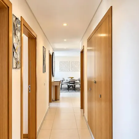 Atlantic Pearl Sea View Family Retreat In * Canico (Madeira)